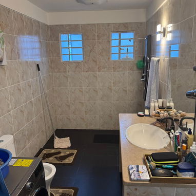 Venta de hermosa propiedad con bar incorporado - 4/10
