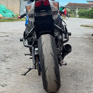 Moto SUZUKI 750cc 2024 - 9/9