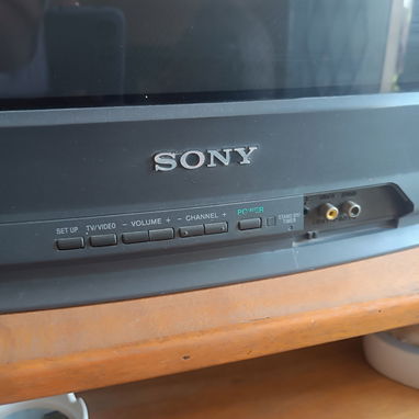 TV Sony Trinitron de uso para piezas o reparar - Img 124745251