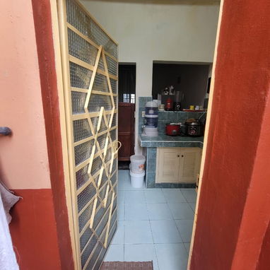 Casa puerta calle en marianao de 4/4 avenida 51 y 90 cerca del Ménendez  ,es gas de la calle - 6/10