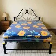 Cama de tubo con colchón - Img 57686043