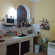 En miramar..entrada por 5ta avenida..se vende casa de dos cuartos - Img 58372021
