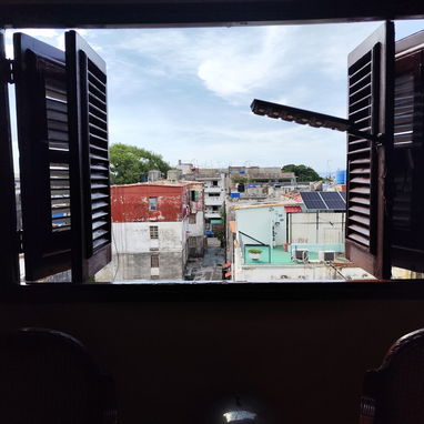 VEDADO DOY APTO 2 CUARTOS, 2BAÑOS,EN 3PISO EN BUEN ESTADO Y VUELTO X CASA INDEPENDIENTE EN VEDADO-PLAYA - 2/4