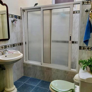 ESPECTACULAR CASA TOTALMENTE INDEPENDIENTE 🏡🏡🏡   La Víbora  10 de Octubre - Img 121174467