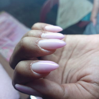 TRABAJO CON EQUIPOS RECARGABLES  🌸Esmaltado semipermanente  🌸Base Rubber  🌸Soft gel 🌸Pedicura 🌸 Natural  🌸 Maricu - 2/2