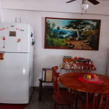 Casa en bajo con todo dentro a tres cuadras de la calzada de 10 de octubre - Img 120398815