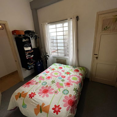 CENTRO HABANA PRÓXIMO AL CAPITOLIO Y AL PARQUE DE LA FRATERNIDAD APARTAMENTO DE 3 CUARTOS Y 2 BAÑOS ÓPTIMO ESTADO - 4/7