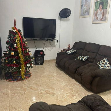 Se vende casa totalmente independiente en Playa, Ampliación de Almendares cerca de 19 y 84 - 5/7