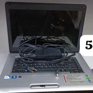 Vendo laptop gris plateada de la marca Toshiba, modelo Satellite - Img 57276684