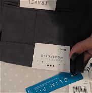 Vendo abrigo/suéter color negro de hombre Calvin Klein NUEVO - Img 45115161