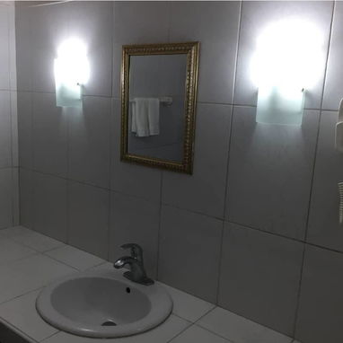Renta de casa con piscina en Guanabo, con bellas vistas. - Img 118737967