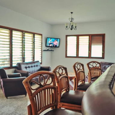 REBAJAS DE PRECIO EN CASA RENTA  DE LUJO,  CON PISCINA,  EN LA PLAYA DE GUANABO 🌊, +53 52463651 , 3 HAB , P - Img 81990796