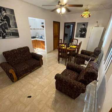 🏢 TIPO: Apartamento capitalino en segundo piso de edificio triplanta. - 3/10