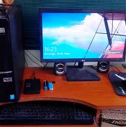 PC completa con monitor y mesa - Img 45815520