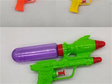Pistolas de agua de juguetes - Img main-image
