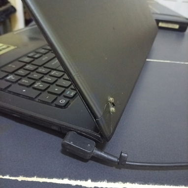Laptop de uso, único dueño - 2/3