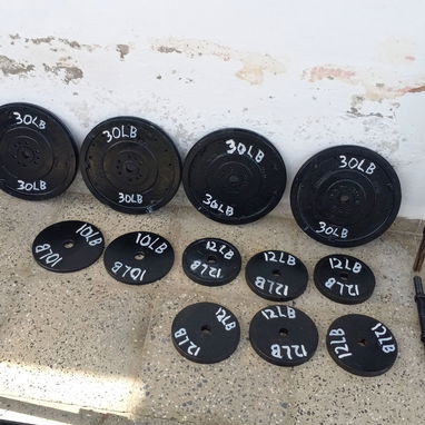 SE VENDEN ARTICULOS DE GIM ( DISCOS , BARRAS , MANCUERNAS , BANCO CON SU ESPALDAR - Img 125442168