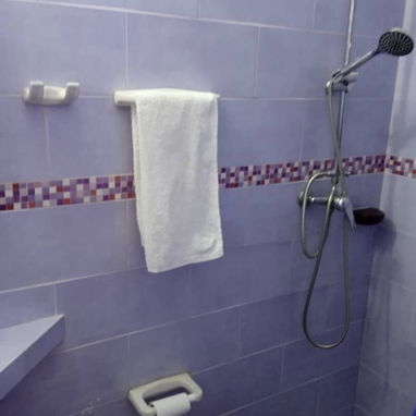VENTA DE CASA INDEPENDIENTE, CASINO DEPORTIVO, CERRO: 148 m². 3 HABS, 3 BAÑOS, JARDIN, PORTAL, PATIO. - Img 123573593