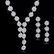 Juego de aretes y collar - Img 57922861