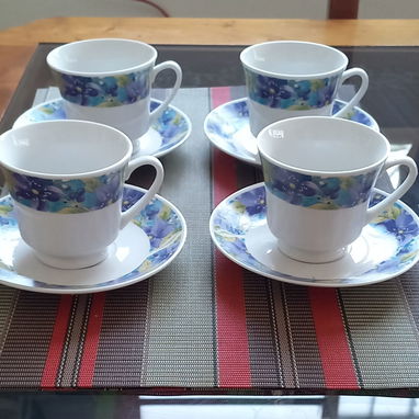 Juego de 4 tazas de café con leche, porcelana. Taza con su plato. - 3/4