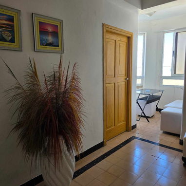 VEDADO EN EL MALECÓN HABANERO APARTAMENTO DE UN CUARTO CON VISTA AL MAR - Img 114603933