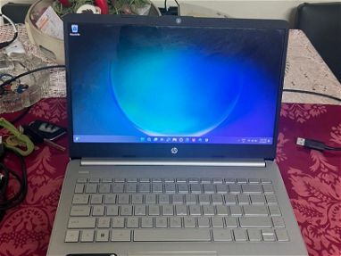 Vendo laptop Hp i3-11na generación casi nueva - Img main-image