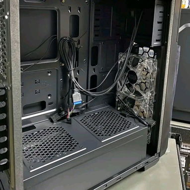 ‼️🍀🍀Torre AMD PC en venta, música juegos y más..🍀🍀‼️450 USD💰 teclado ⌨️ y mouse - Img 125212862