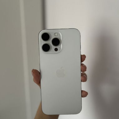 📱 iPhone 16 Pro Max  Desert Titanium  Color: Desert Titanium y blanco 💾 256 GB de almacenamiento 📲 SIM física - 2/2