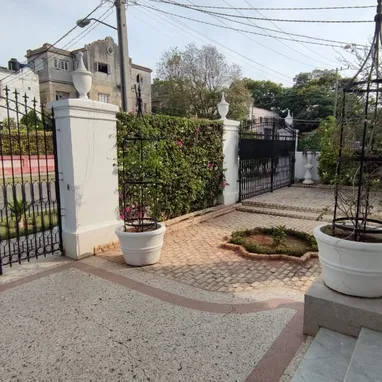 895 mil con todo y 750 mil vacío negociables residencia lujo vedado - Img 125026590