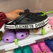 Crocs  Elizabeth Dunn - Img 57804106
