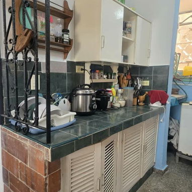 Venta de hermoso apartamento en edificio de microbrigada en el Vedado, cercano a las céntricas esquinas de 23 y 12 !!! - Img 108781010