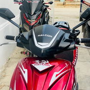 SE VENDE MOTO ELÉCTRICA HALCÓN ⚙️CARACTERÍSTICAS : • 1000 Wats • 72 Volt • BATERIA Litio de 55 Amp • Autonomí - Img 57128515