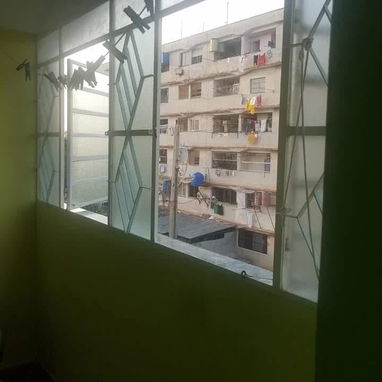 "$6000usd CON AJUSTE. En venta  Apartamento en Alamar, Zona 7, 3er piso.  Referencia: Cerca del paradero, - 2/7