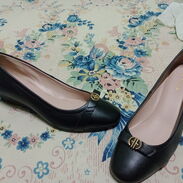 Zapatos de mujer nuevos originales de buena marca,traidos de USA - Img 45720959