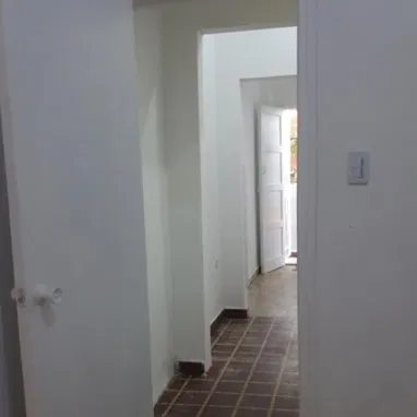 Doy $$$ y compro por Permuta Apto de dos cuartos ó más en Vedado o Nuevo Vedado 53416591 Alfredo - Img 118992478