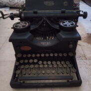 Maquina de escribir Royal - Img 45631162