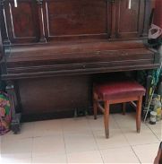Se vende un piano en 300 usd .soy de centro habana - Img 45710553