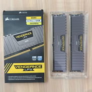 RAM DDR4 Corsair 32GB (2x16) $160 - 52678352 - Img 56466136