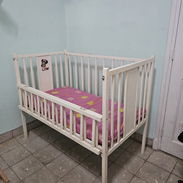 Cuna con colchón y lanzadera en 80usd - Img 55266050