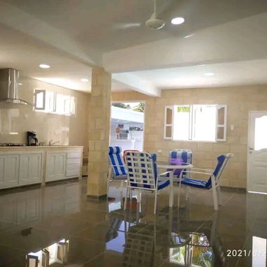 🏠 Casa de Lujo en Renta, Guanabo. Capacidad para 14 adultos y 3 niños. Habitaciones climatizadas y jacuzzi disponible - Img 115975272