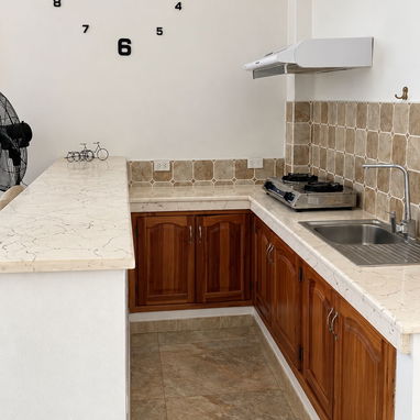 Se renta apt en el vedado , calle 21 entre e y f planta baja - 5/10