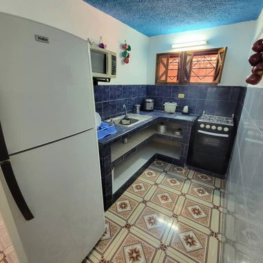 Aprovecha Rebaja de precio , playa de Guanabo ,casa con piscina+53 52463651 ,tres habitaciones , N - Img 114212971