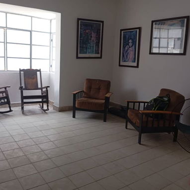 Vedado Apartamento 80m2 2 cuartos cerca de Calzada y 8 placa libre 25mil usd 53582376 - 2/10