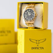 Reloj Invicta Dorado con Esfera Negra - Img 56901961