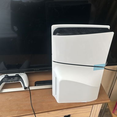 Play station 5 console and pad - 3/3