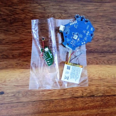 Batería y Placas de Audífonos Inalámbricos JBL - 2/2