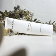 Limpiador facial Caléndula de la marca Farmasi eliminar manchas, hidratar, cicatrizar - Img 54833268