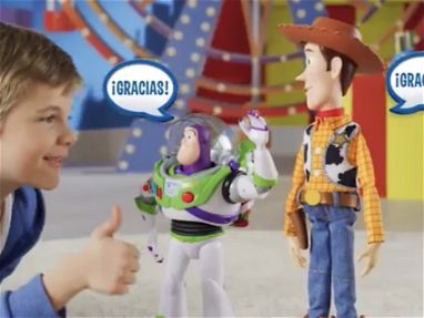 Hermoso-Toy Story Disney Sheriff Woody ANIMATRONICO 42 cm interactivo con Comandos de Voz,+70 Frases y Sonidos, Se Mueve - Img 32874065