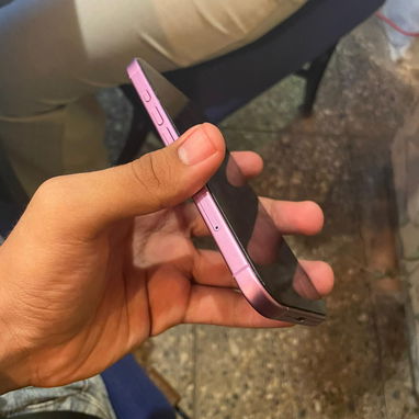 Vendo Iphone 16 Color Rosa - Img 124461611