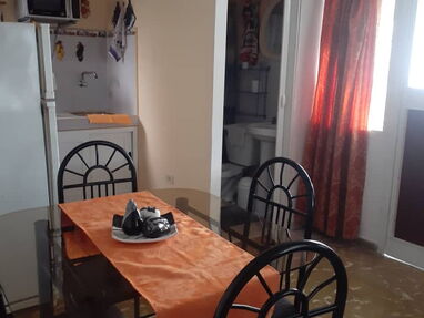 Renta apartamento de 1 habitación,terraza,cocina en Guanabo para dos adultos y 1 niño - Img 62352942